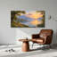 Tableau sur toile représentant une villa au bord du lac et des montagnes au coucher du soleil doré-1958128536