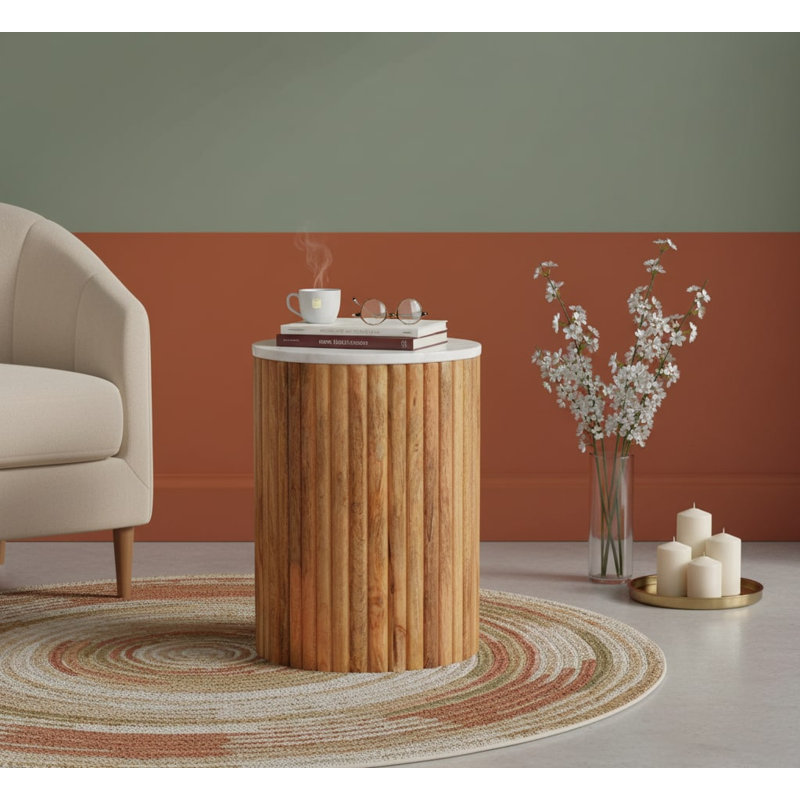 Table d'appoint cannelée en marbre
