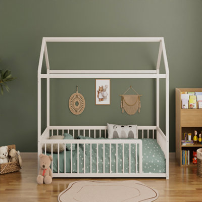 Structure de lit simple en métal de style Montessori, en forme de maison avec clôture de sécurité pour enfants et tout-petits, facile à assembler, sans lattes, blanc