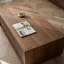 Table basse légère et luxueuse-121083613