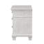 Mobilier de chambre à coucher de style transitionnel avec poignées en métal et poignées métalliques
