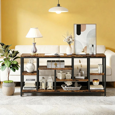 Table d'appoint attrayante, canapé rustique, console