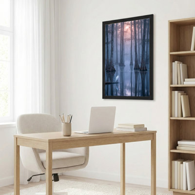 Toile noire encadrée en bois noir pour salon, chambre à coucher, bureau ou vestibule - décoration murale décorative avec forêt brumeuse