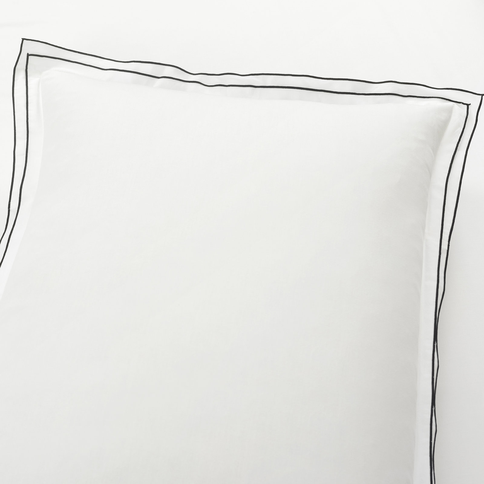 Hampton Embroidered Cotton Comforter Set, Queen Comforter + 2 Standard Shams, White