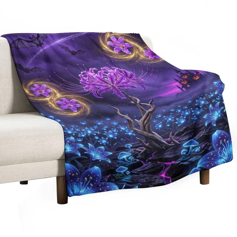 Plaid en flanelle de luxe à motif floral violet lumineux, doux et chaud, idéal pour le salon, le canapé ou le lit. Décoration intérieure.