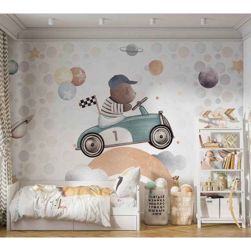 Adhésif mural pelez et collez pour enfants - Ours en peluche dans une voiture de course, L 77 po x L 55 po