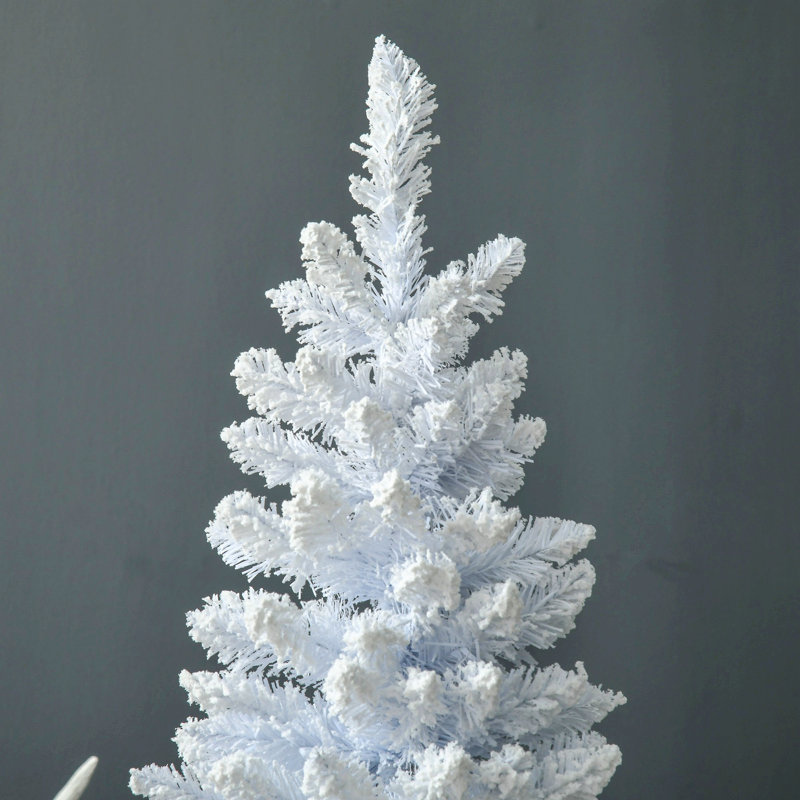 Arbre de Noël artificiel élancé avec branches réalistes et base en plastique, Non