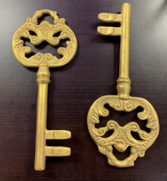 Small Gold Keys Statue