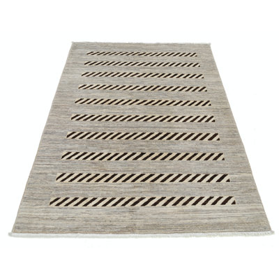 Tapis décoratif rayé géométrique en laine noué à la main ivoire et brun 4 x 5,8 pi