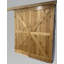 Portes de grange doubles en aulne fini avec ensemble de quincaillerie coulissante en bois-109306163