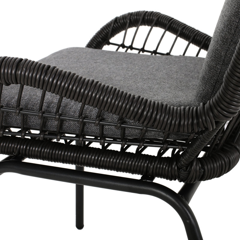 Chaise à structure minimaliste en fer avec tissage durable et rembourrage imperméable