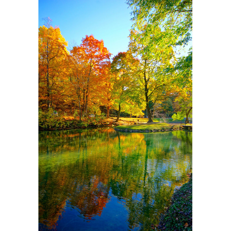 Autumn Lake - Photographie sur toile tendue, H 18 po x l 12 po