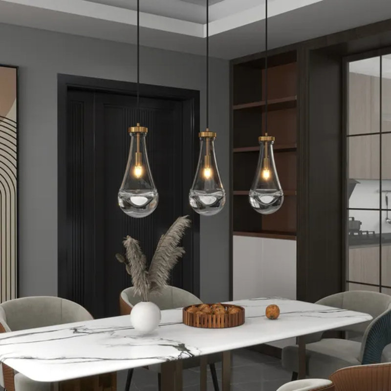 Luminaire suspendu moderne en forme de goutte d'eau, luminaire suspendu en laiton pour îlot de cuisine, lustre en verre transparent en forme de goutte d'eau soufflé à la main pour la salle à manger, le vestibule et le couloir (ampoule non incluse)