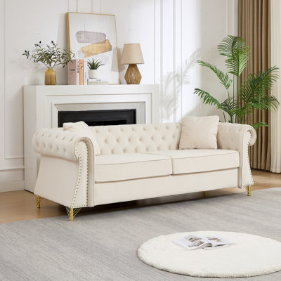 Canapé Chesterfield de 80 po en velours, dossier capitonné à boutons et accoudoirs et accoudoirs arrondis roulés, garniture cloutée sur les accoudoirs, pieds élégants en métal, 2 coussins décoratifs pour le salon, l’appartement et la chambre à coucher