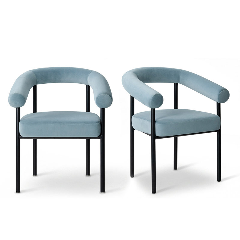 Chaise rembourrée moderne avec accoudoirs courbés, Bleu clair