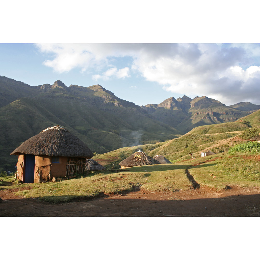 Urlaub in Lesotho von BartCo - Druck auf Leinwand ohne Rahmen