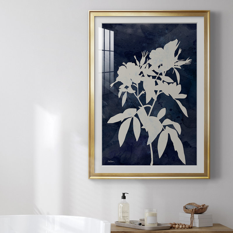 «Indigo Botanical I», reproduction encadrée de qualité supérieure - prête à être accrochée, Or