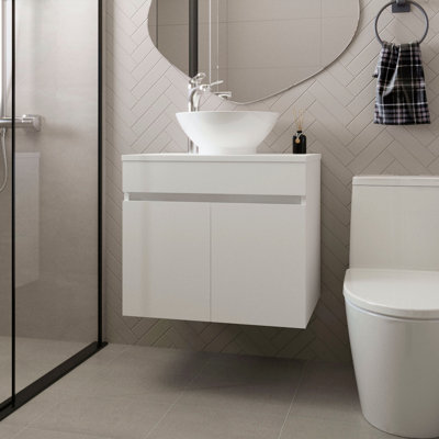 Meuble-lavabo blanc avec 2 portes de placard - autoportante, apparence brillante, rangement organisé, 20,4 po x 23,4 po x 17,5 po, panneau de particules minimaliste à 2 portes, option de rangement fonctionnel, 20,4 po