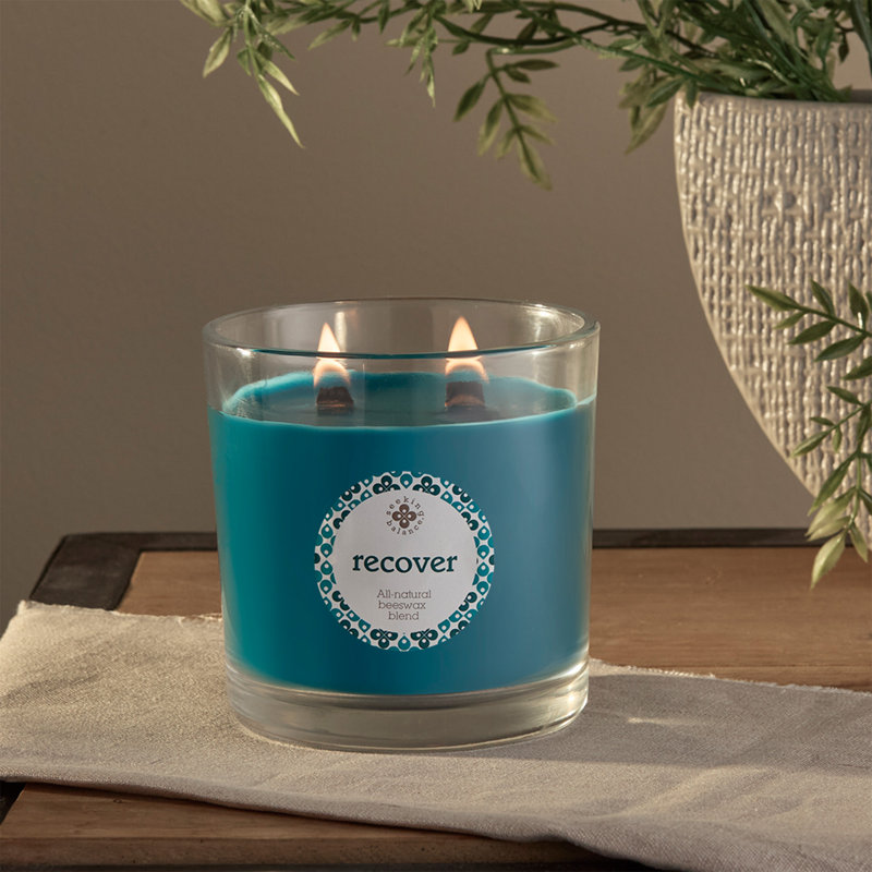Bougie parfumée en pot récupérant le bois de santal et la sauge Seeking Balance, 12 oz