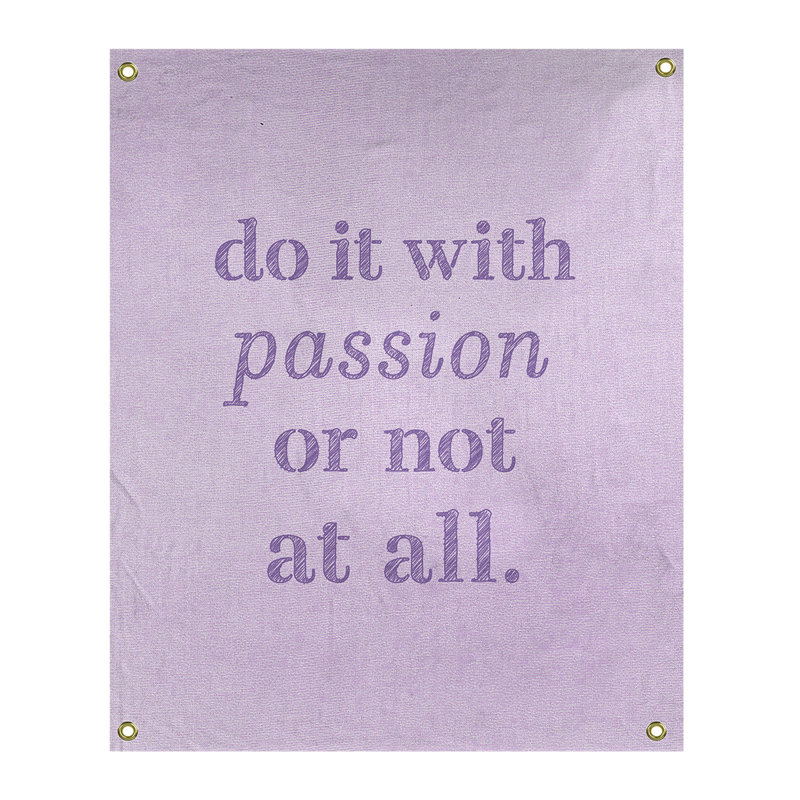 Tapisserie en polyester pour citation de passion, H 36 po x l 26 po, Mauve