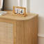 Meuble télé 64 pouces en forme de vague, buffet d'angle arrondi, armoire de rangement, buffet, armoire à rayures verticales en bois avec portes en rotin