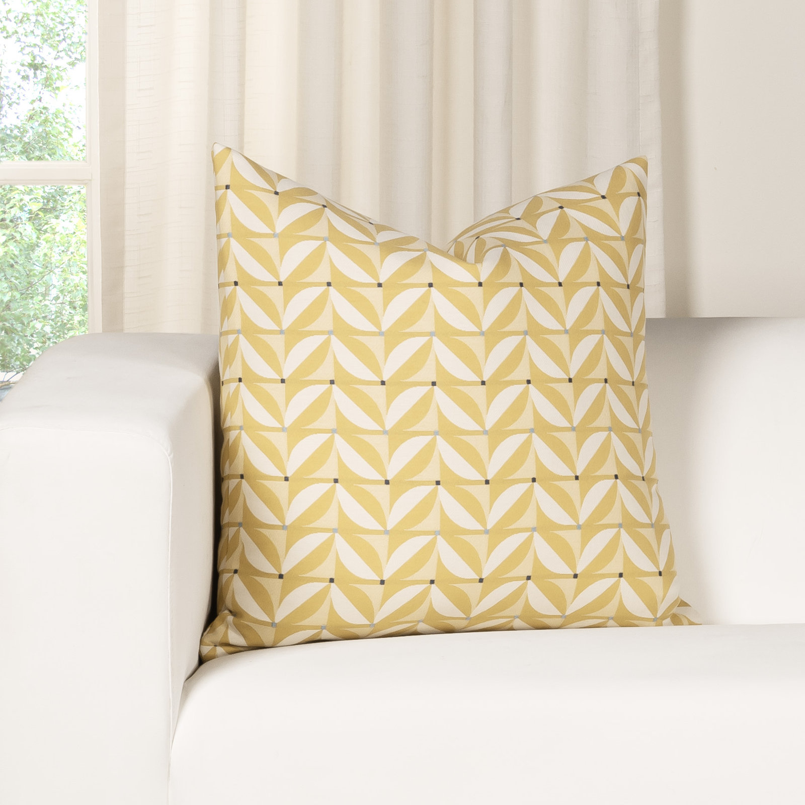 Mattelynn Geometric Indoor/Outdoor Throw Pillow, Green, Square 20"