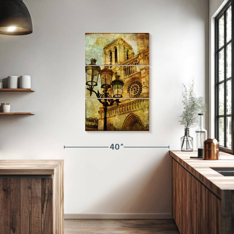 Nicci Vintage Notre Dame, H 38 po x l 24 po