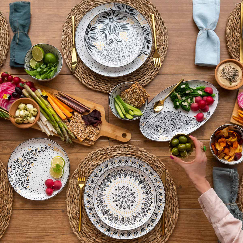 Sara Miller, Artisanne Noir - Serving Platter, 18.2 cm H x 31.7 cm L x 31.7 cm W