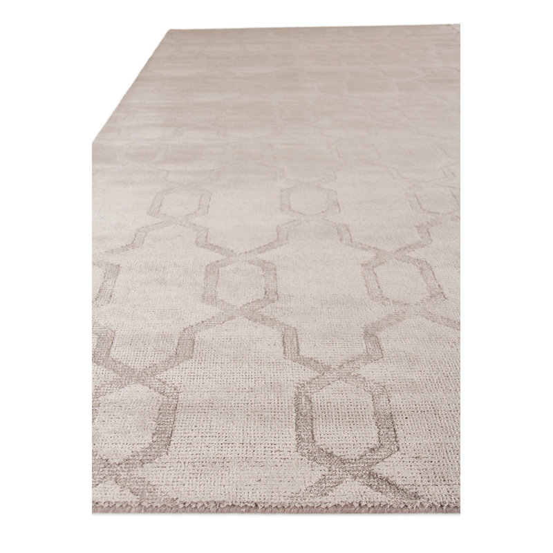 Samara Geometric Area Rug in Light Silver, Rectangle 8' x 10'