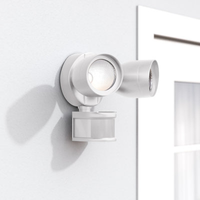 Jake-Daniel 20-Watt LED Outdoor Security Flood Light with Motion Sensor
