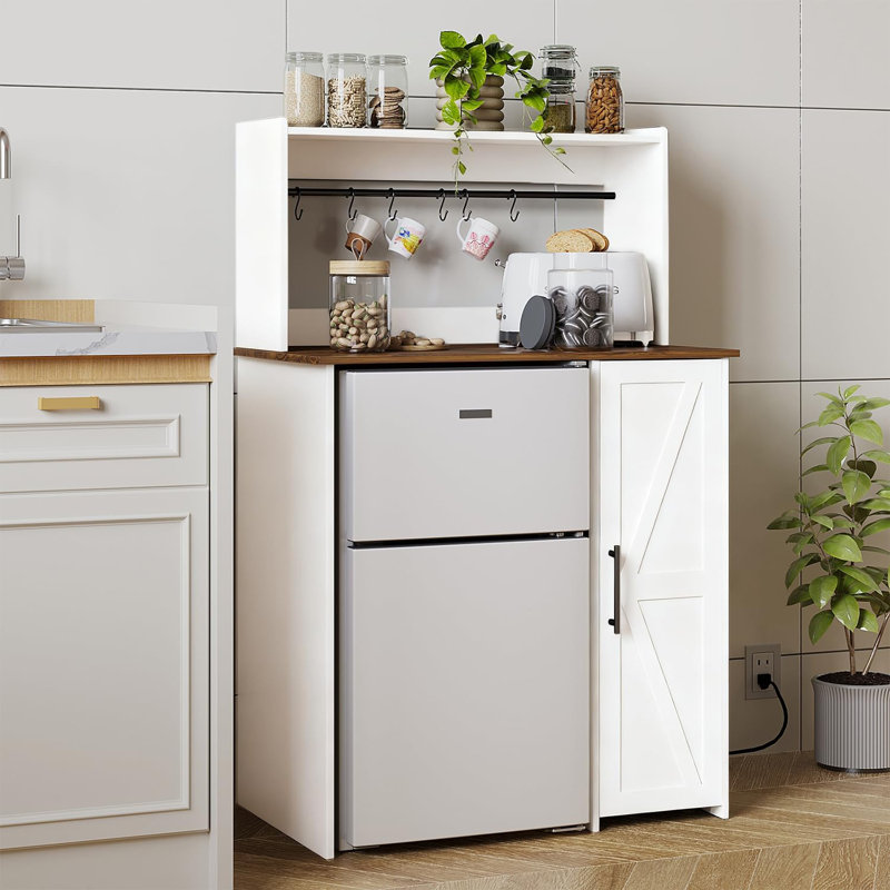 Mini armoire de réfrigérateur avec espace de rangement, armoire à café, support à micro-ondes avec prise, tablette réglable et dispositif anti-basculement, convient pour la cuisine, la salle à manger et le bureau