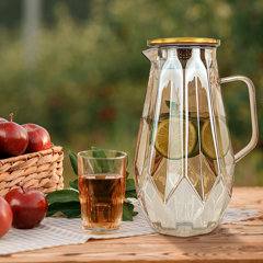 2.5 Liter Glass Pitcher with Atight Stainless Steel Lid 3/5 Gallon Ice Tea Jug 2.6 Quart Glass Water Carafe with Handle ,for Hot/ Cold Tea, Juice.