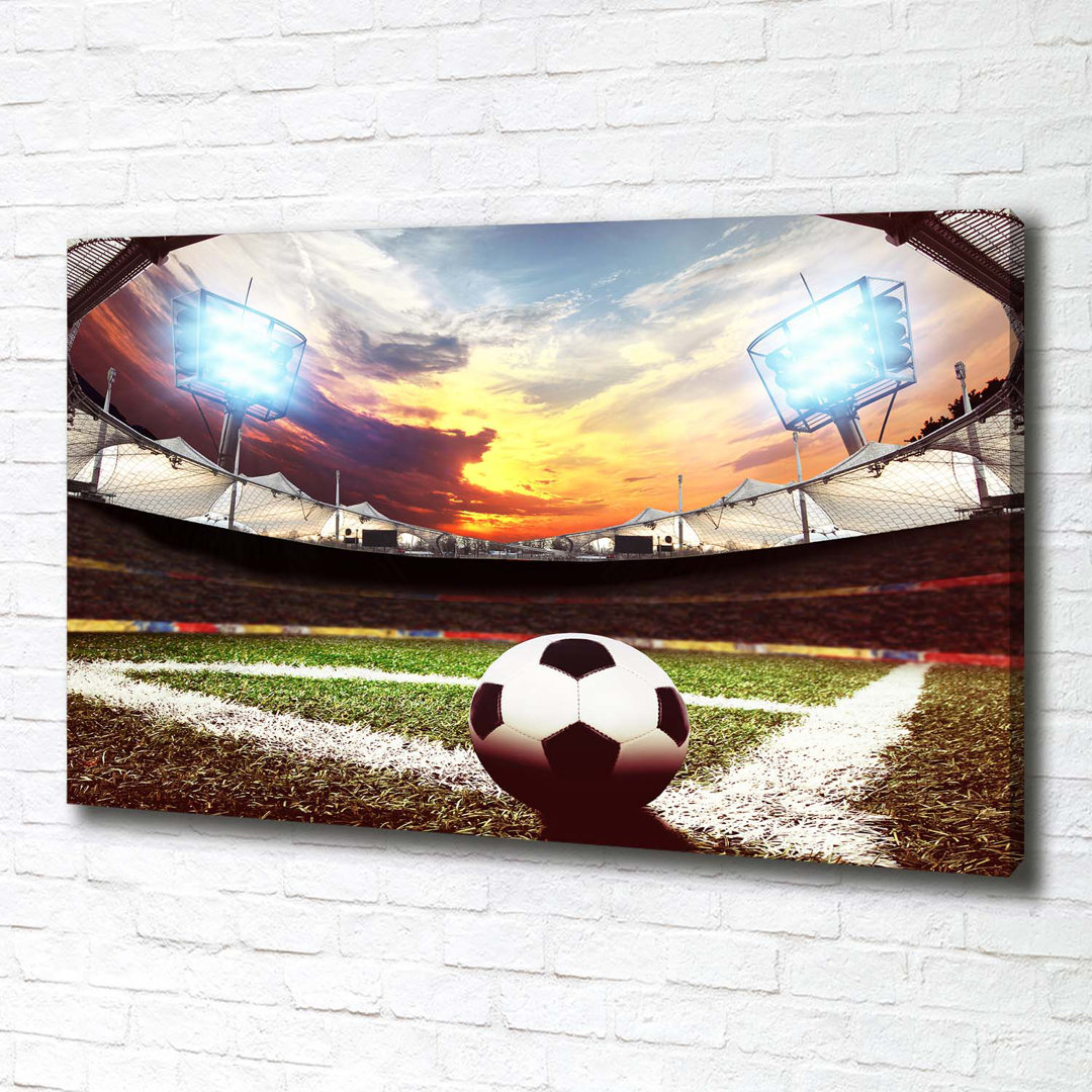 Ball im Stadion - Kunstdrucke auf Leinwand