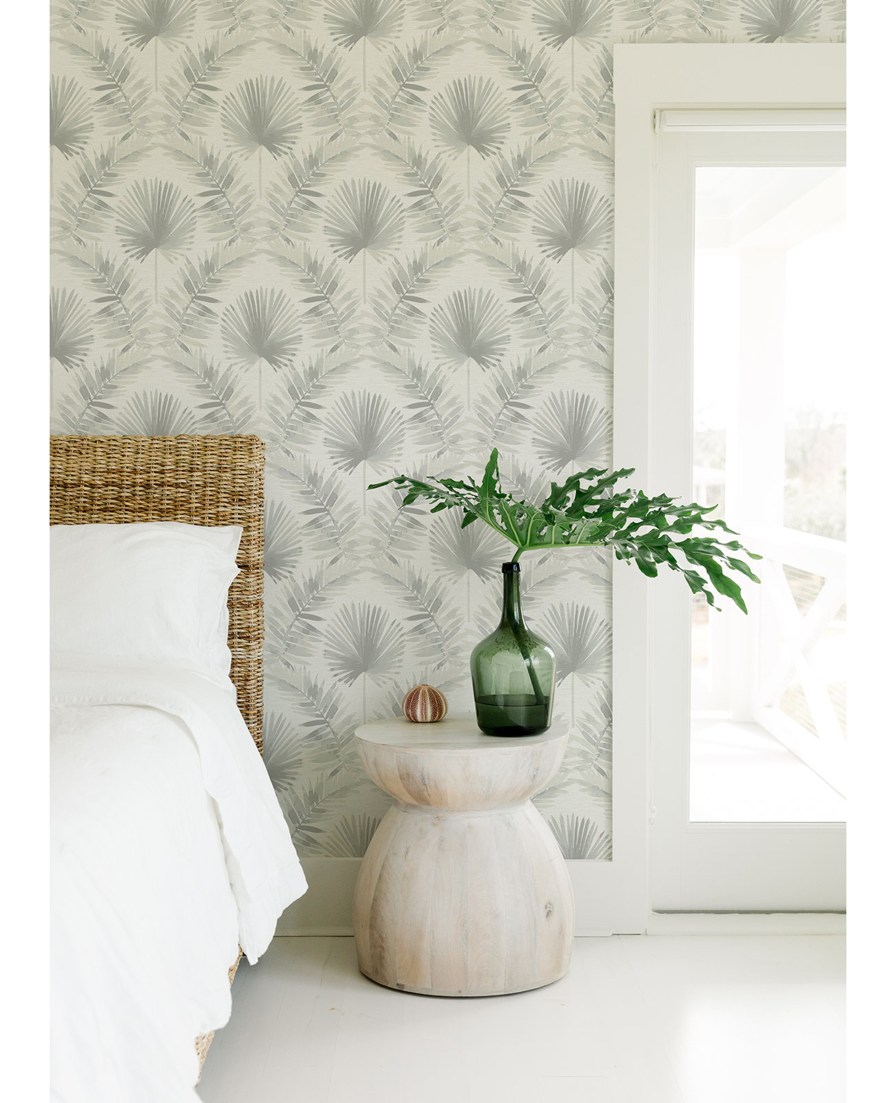 Dorinda Botanical Wallpaper, Gray