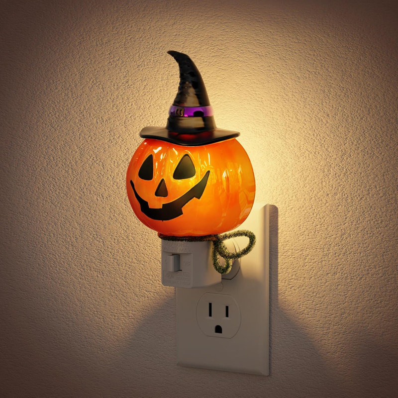 Single Halloween Night Light With Witch Hat Design, Green Cord, And 3000K Glow