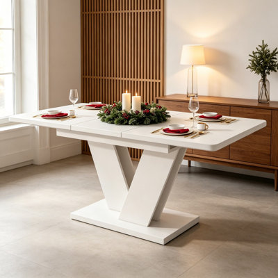 160.01 cm Extendable Dining Table