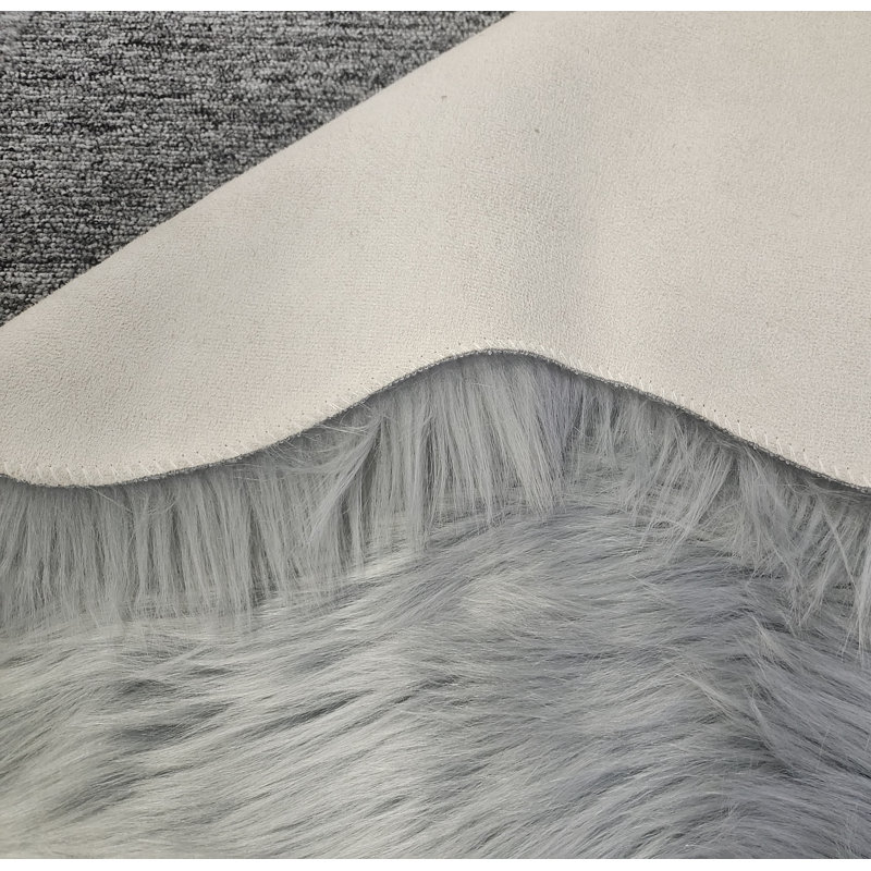Vieda Faux Fur Indoor Rug, Novelty 4' x 6'