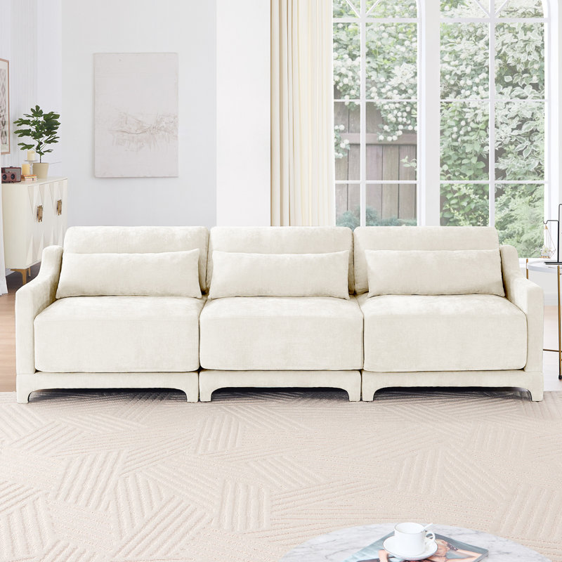 Trois places rembourrées en chenille beige, avec un design ergonomique, un coussin lombaire, une base en bois et des sièges confortables pour plusieurs pièces avec support, éponge élégante et haute résilience, modulaire