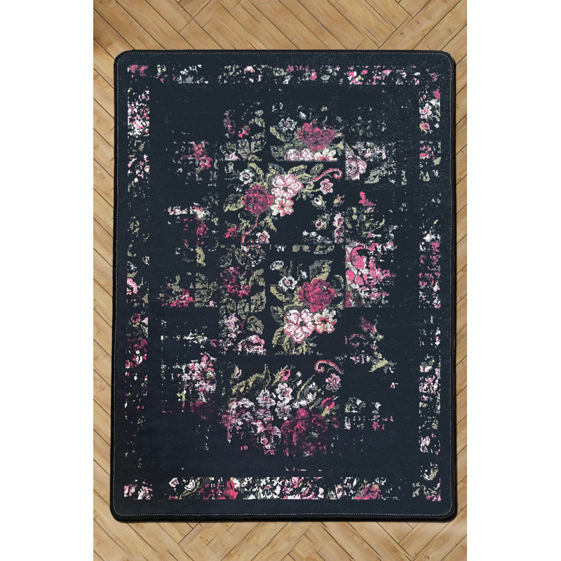 Tapis rectangulaire tissé à la machine en noir / rouge, Rectangle 4 pi 11 po x 7 pi 10 po