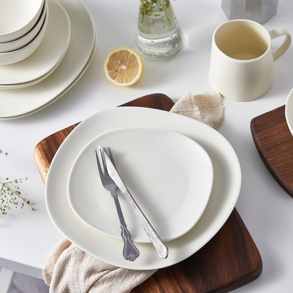 Delilah 11" Porcelain Dinner Plate, Cream