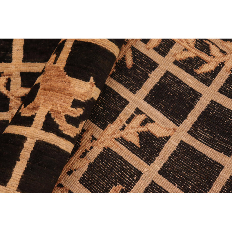 Tapis géométrique noir en laine noué à la main à motif géométrique 5 pi 10 po x 8 pi 9 po Baccio