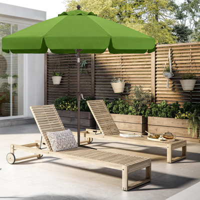 Parasol de marché festonné en oléfine de 2,74 m (9 pi) avec inclinaison et levage à manivelle