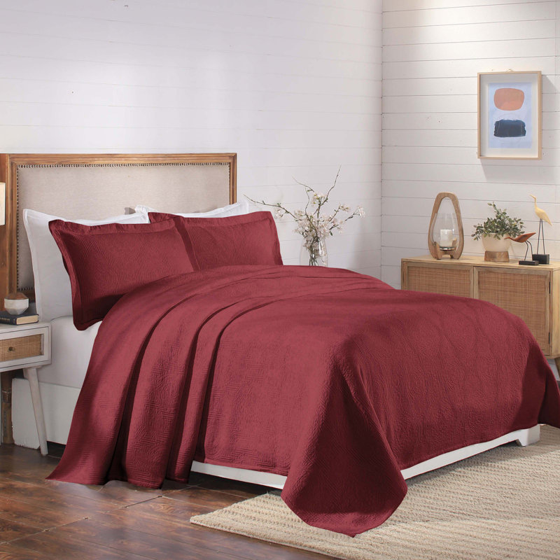Superior Victory Cotton Matelasse Scrolling Medallion Breathable Bedspread With Pillow Sham Set, Garnet