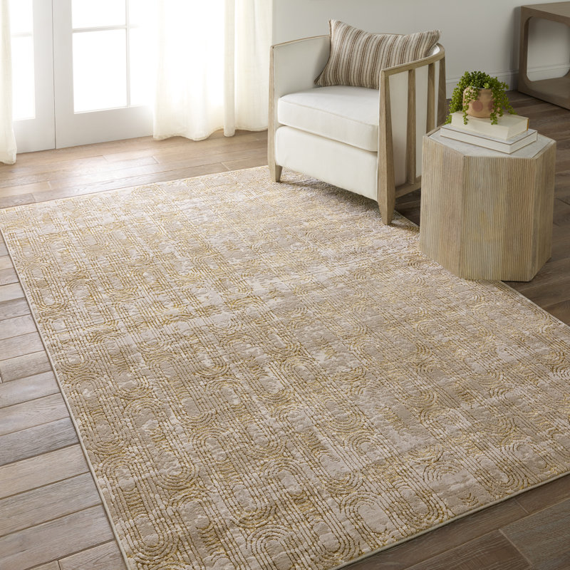  Tapis géométrique tissé à la machine en polypropylène / polyester doré / taupe, Tapis de couloir 2 pi 2 po x 8 pi