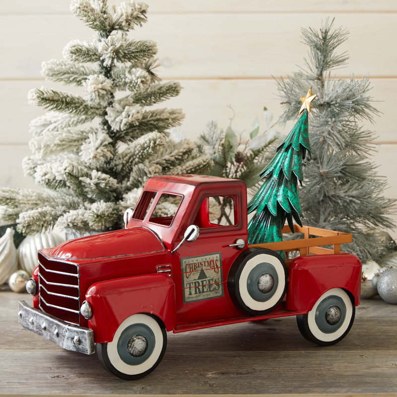 Petit camion avec arbre de noël