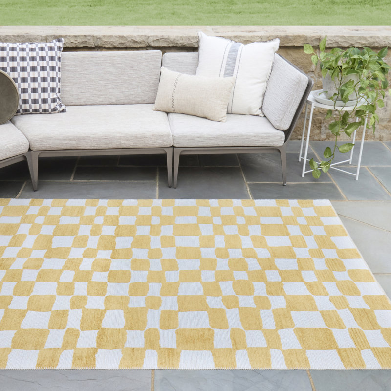 Rectangle Canales Geometric Machine Woven Recycled P.E.T. Area Rug in Yellow/White, Rectangle 5'3" x 7'