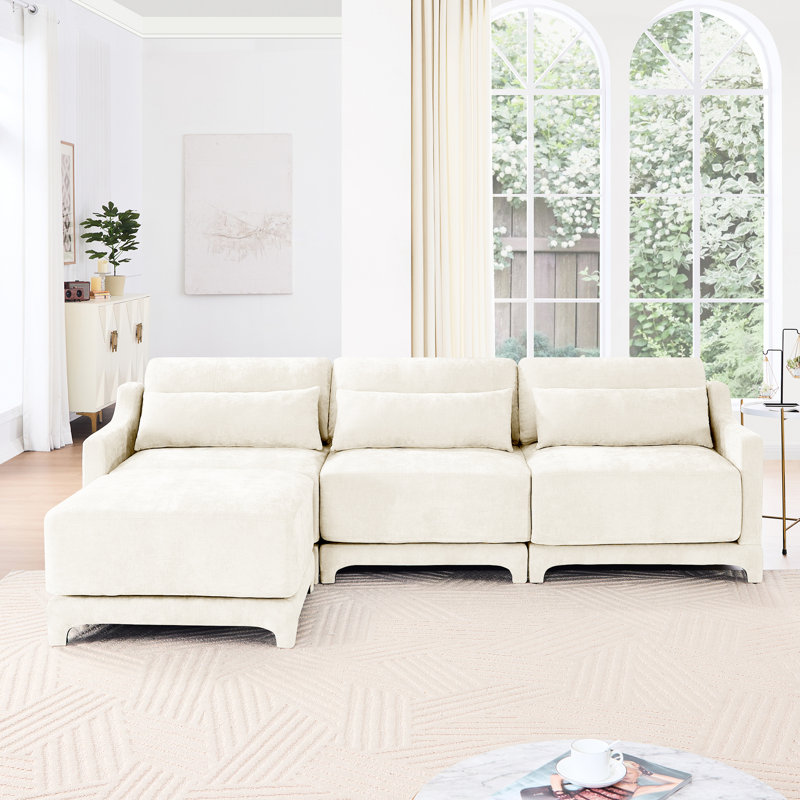 Chenille à trois places en beige, deux repose-pieds mobiles, revêtement dense, soutien lombaire confortable, conception modulaire pour des sièges personnalisables, toucher doux, tissu beige, haute résistance