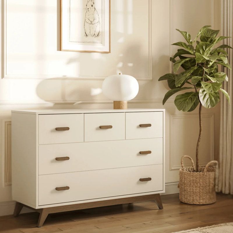 Commode Soho à 5 tiroirs, Lait d'amande / noyer
