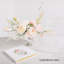 Livre d'or de mariage personnalisé, fleurs géométriques roses et corail blanches-61175605