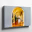Toile «A Bright and Inviting Interior Scene Doté d'une porte», art mural encadré par une arche blanche épurée menant à une toile spacieuse-111565194